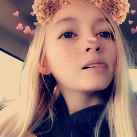 Meet your Posher, Thalia - Picture 1 of 1